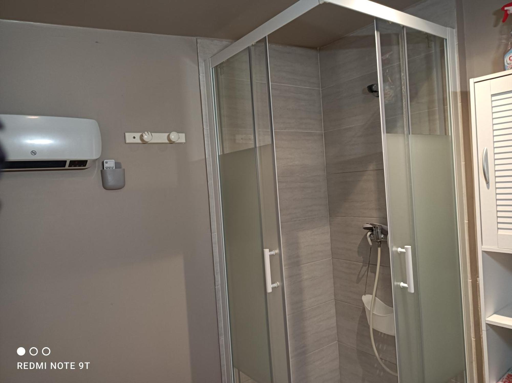 Hotel Ecoutez Les Oiseaux Lunel  Habitación foto